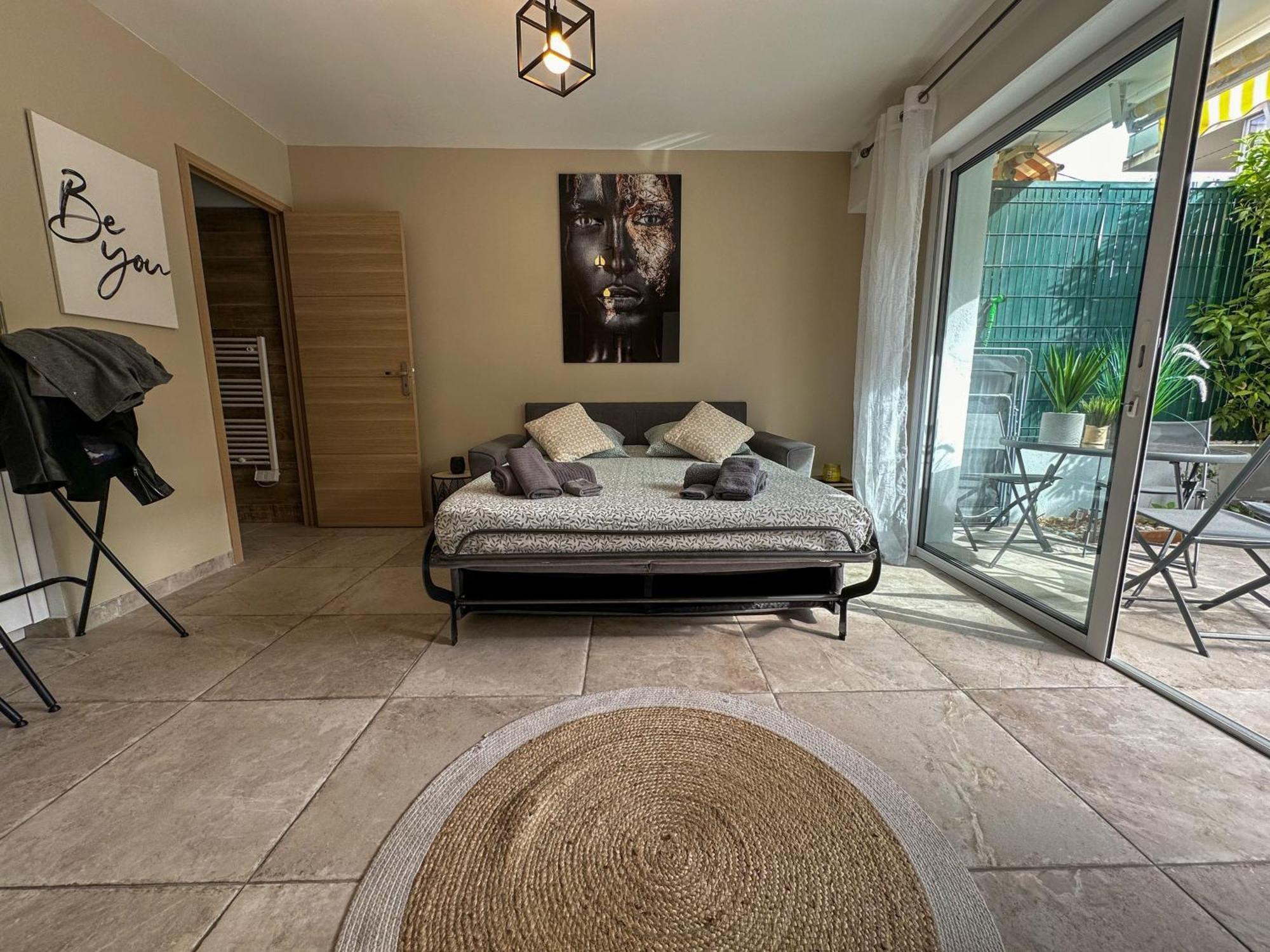 Cosy Madrid, Appartement Proche De La Mer Канны Экстерьер фото